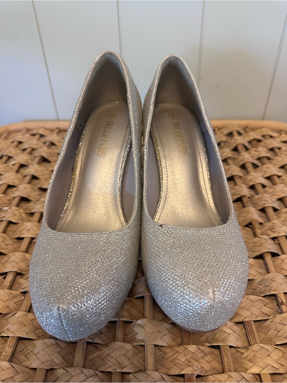 Silver Sparkle Round-Toe heels size 9